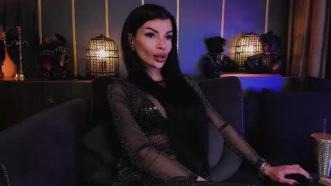 Snapshot of mistresselenia chatting on 03-11-25, 02:07 Elenia online show from 03-11-25, 02:07