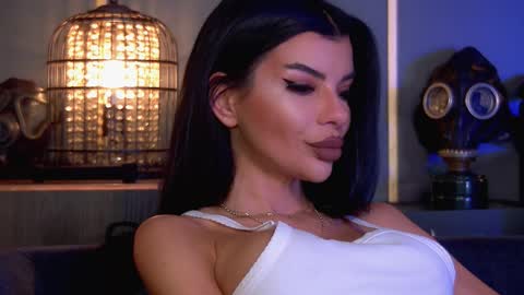 Snapshot of mistresselenia chatting on 10-29-25, 01:46 Elenia online show from 10-29-25, 01:46