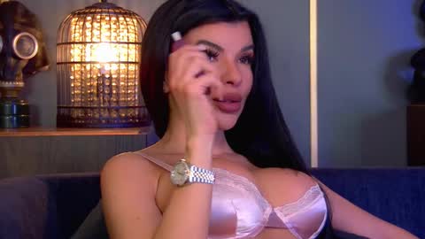 Elenia online show from 01-12-26, 02:22