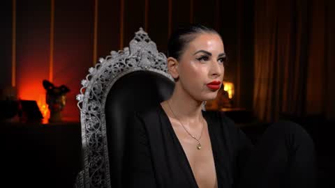 Snapshot of mistresskellykent chatting on 06-26-26, 09:41 Mistress Kelly online show from 06-26-26, 09:41
