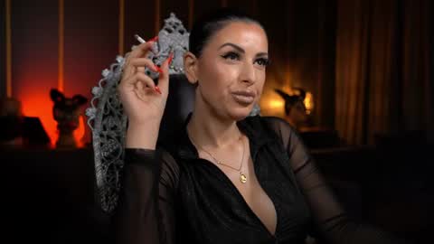 Snapshot of mistresskellykent chatting on 07-22-26, 11:07 Mistress Kelly online show from 07-22-26, 11:07