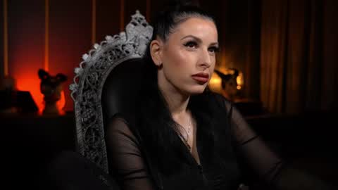 Snapshot of mistresskellykent chatting on 08-02-26, 12:42 Mistress Kelly online show from 08-02-26, 12:42
