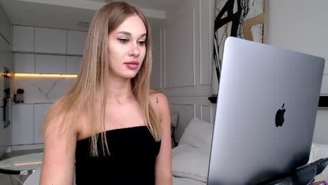 mistressuniverse online show from 05-13-26, 11:18