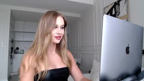 mistressuniverse online show from 07-15-26, 11:15