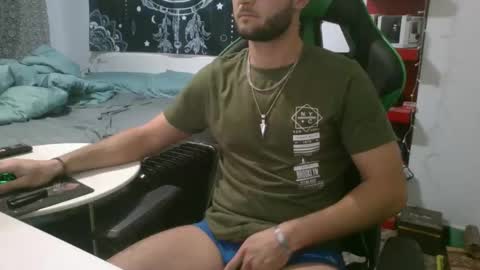 Snapshot of mistxss chatting on 12-21-24, 10:30 mistxss online show from 12-21-24, 10:30