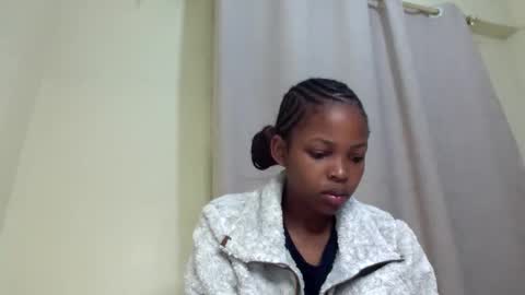 Snapshot of misty_shee chatting on 05-12-26, 12:35 misty_shee online show from 05-12-26, 12:35