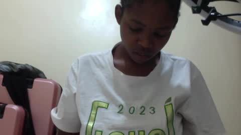 Snapshot of misty_shee chatting on 06-16-26, 10:29 misty_shee online show from 06-16-26, 10:29