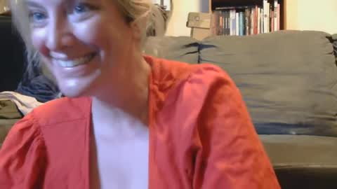 Snapshot of mistymountains96 chatting on 07-31-26, 01:38 Misty Mountains online show from 07-31-26, 01:38