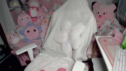 Snapshot of mistymystic chatting on 12-13-24, 01:04 Misty online show from 12-13-24, 01:04