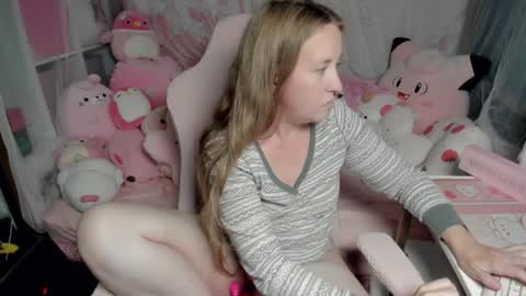 Snapshot of mistymystic chatting on 12-30-24, 01:26 Misty online show from 12-30-24, 01:26