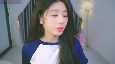 Snapshot of mit2244 chatting on 10-30-25, 04:03 Mt online show from 10-30-25, 04:03