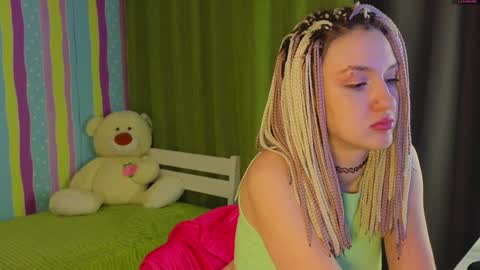 Snapshot of mitch911 chatting on 02-08-25, 01:00 alice online show from 02-08-25, 01:00