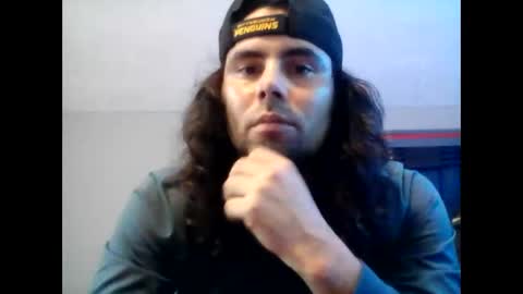 Snapshot of mitchelllane999 chatting on 12-15-25, 05:17 wassi2kezzy online show from 12-15-25, 05:17