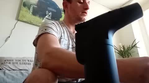 Snapshot of mitchi198989 chatting on 12-04-25, 12:36 mitchi198989 online show from 12-04-25, 12:36