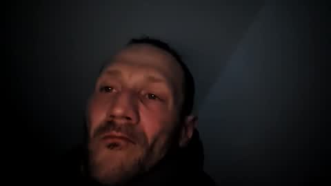 Snapshot of mitzio11 chatting on 04-13-26, 04:07 Mitzio11 online show from 04-13-26, 04:07