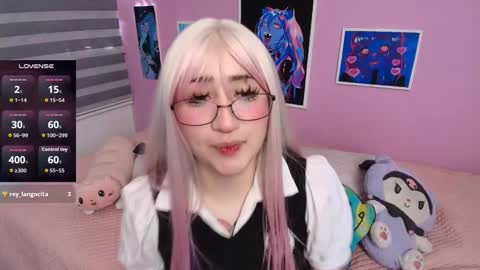 Snapshot of miwaviolet chatting on 11-08-25, 06:07 Miwa Violet online show from 11-08-25, 06:07