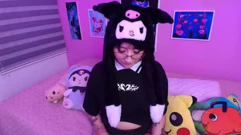 Snapshot of miwaviolet chatting on 12-14-25, 02:06 Miwa Violet online show from 12-14-25, 02:06