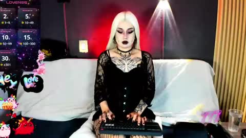 Snapshot of mix_carmilla chatting on 06-06-26, 09:03 mix_carmilla online show from 06-06-26, 09:03
