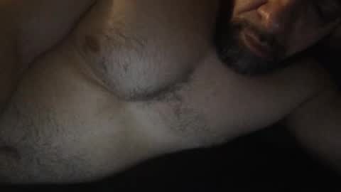 Snapshot of mixboi11 chatting on 06-10-26, 05:50 mixboi11 online show from 06-10-26, 05:50