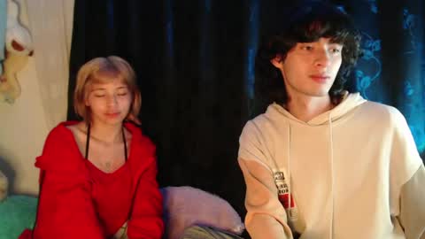 Snapshot of mixipeach chatting on 05-14-26, 08:32 Naomi and Nekorii online show from 05-14-26, 08:32