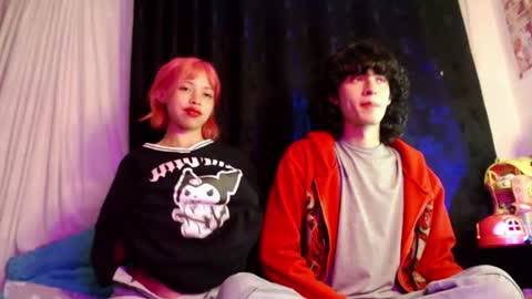 Snapshot of mixipeach chatting on 06-11-26, 06:22 Naomi and Nekorii online show from 06-11-26, 06:22