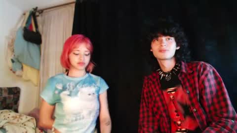 Snapshot of mixipeach chatting on 06-20-26, 04:04 Naomi and Nekorii online show from 06-20-26, 04:04
