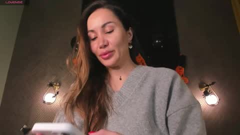 Snapshot of miya__kiss chatting on 10-26-25, 01:22  GMT 2 Tue 1100AM-300PM  Wed-Fri  0400AM-1000AM online show from 10-26-25, 01:22