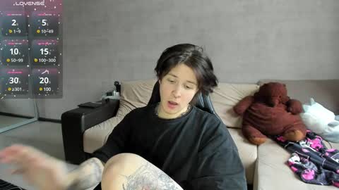 Snapshot of miya_chinen chatting on 12-14-24, 09:07 Miya online show from 12-14-24, 09:07
