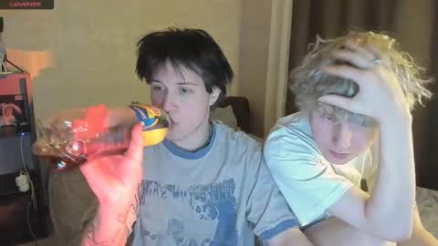 Snapshot of miya_meow_miku chatting on 12-22-25, 07:00 MeowMiku online show from 12-22-25, 07:00