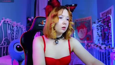 Snapshot of mizukinoyoru chatting on 02-25-25, 09:24 Mizuki online show from 02-25-25, 09:24