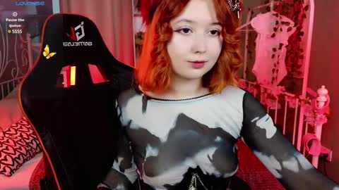 Snapshot of mizukinoyoru chatting on 03-09-25, 05:55 Mizuki online show from 03-09-25, 05:55