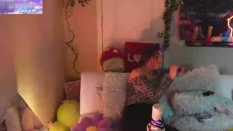 Hera  Tethra Bathtub stream  20k followers  Ask about our custom videos3 online show from 02-19-25, 06:21