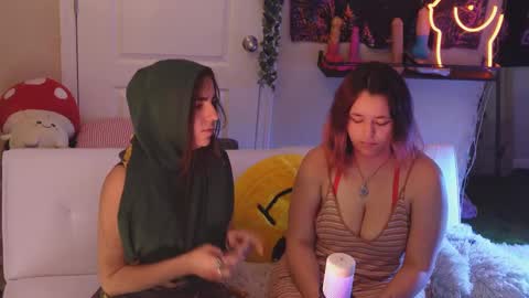 Hera  Tethra Bathtub stream  20k followers  Ask about our custom videos3 online show from 02-24-25, 06:04