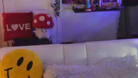 Hera  Tethra Bathtub stream  20k followers  Ask about our custom videos3 online show from 02-26-25, 04:14