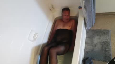 Snapshot of mjeffrey460699861 chatting on 11-23-25, 01:44 mjeffrey460699861 online show from 11-23-25, 01:44