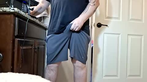 hoodyhoo online show from 03-17-26, 06:55