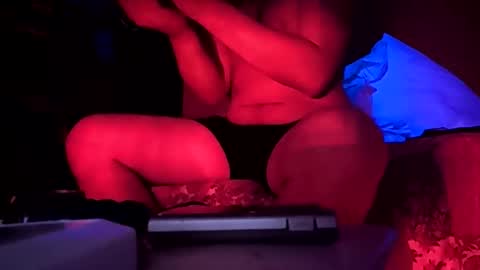 Snapshot of mjmckenz55 chatting on 04-28-26, 02:27 Daddy720 online show from 04-28-26, 02:27