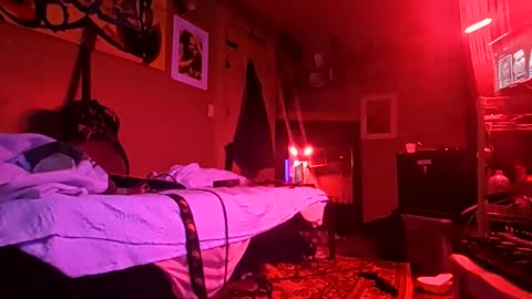 Snapshot of mjmckenz55 chatting on 05-18-26, 04:07 Daddy720 online show from 05-18-26, 04:07