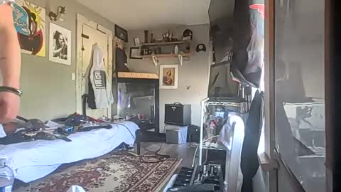 Snapshot of mjmckenz55 chatting on 05-18-26, 04:13 Daddy720 online show from 05-18-26, 04:13