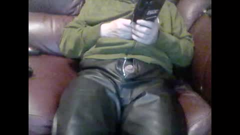Snapshot of ml1968 chatting on 10-10-25, 09:47 Leather Pants online show from 10-10-25, 09:47