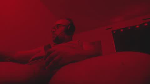 Snapshot of mmbaby86 chatting on 09-28-25, 10:48 blazze online show from 09-28-25, 10:48