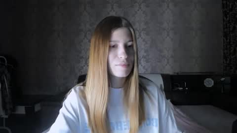 Lili online show from 10-10-25, 10:36
