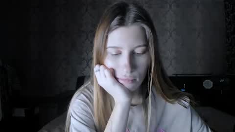 Lili online show from 10-26-25, 05:08