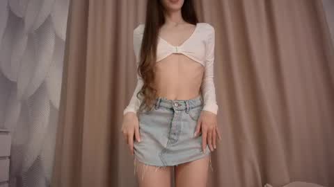 Snapshot of mmmeoww chatting on 06-07-26, 11:47 Ariela online show from 06-07-26, 11:47