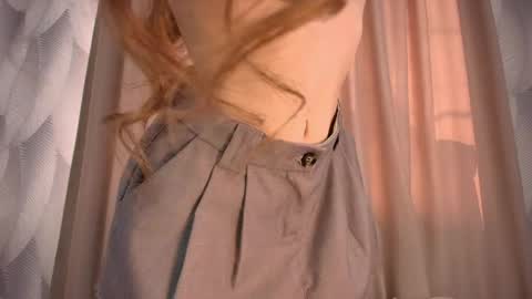 Snapshot of mmmeoww chatting on 06-08-26, 01:11 Ariela online show from 06-08-26, 01:11