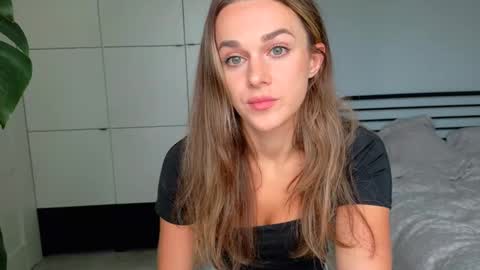 Snapshot of mmminnie chatting on 10-24-25, 12:34 mmminnie online show from 10-24-25, 12:34