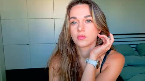 Snapshot of mmminnie chatting on 11-06-25, 01:34 mmminnie online show from 11-06-25, 01:34