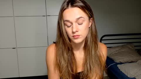 Snapshot of mmminnie chatting on 11-14-25, 04:28 mmminnie online show from 11-14-25, 04:28