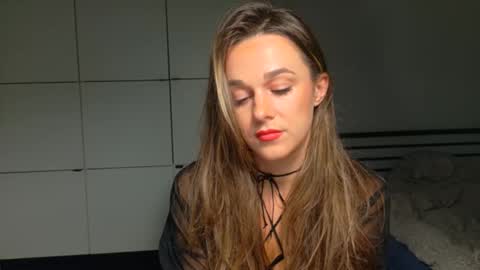 Snapshot of mmminnie chatting on 11-24-25, 02:39 mmminnie online show from 11-24-25, 02:39