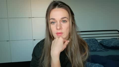 Snapshot of mmminnie chatting on 12-16-25, 01:49 mmminnie online show from 12-16-25, 01:49